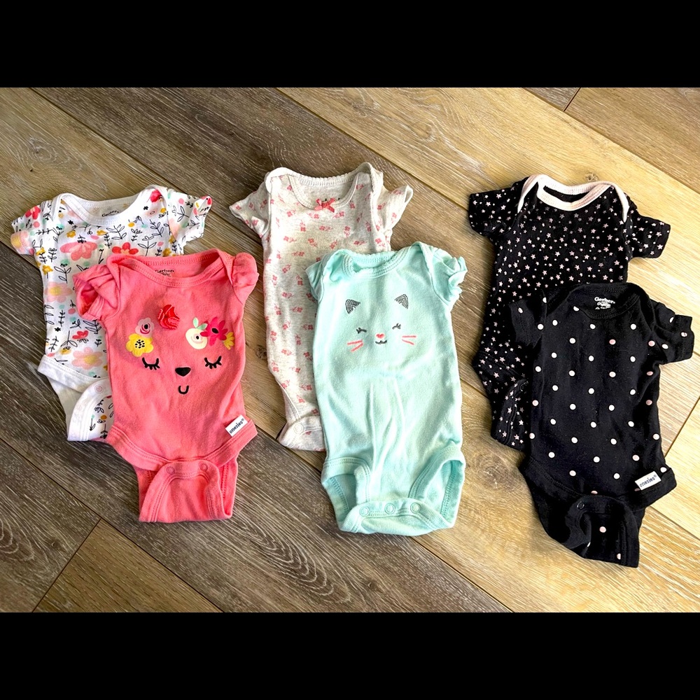 Gerber Preemie Baby Girl Onesies, 7 Piece Bundle